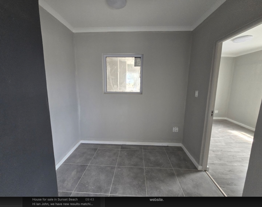 1 Bedroom Property for Sale in Table View Western Cape